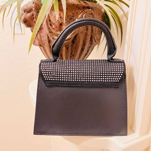 Minnie Mouse Crossbody Bag - Picture 5 of 9